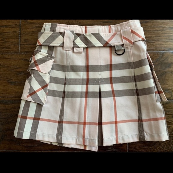 Re-Posh Kids Burberry skirt. 4T - Picture 2 of 5